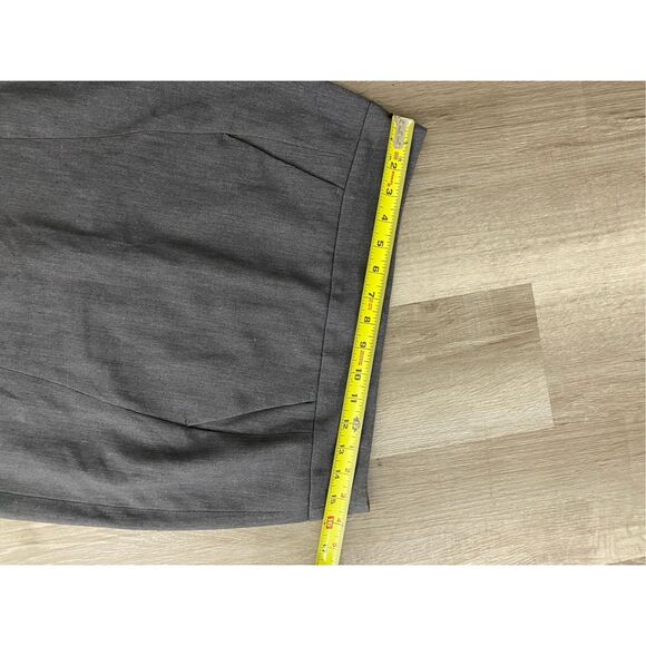 Ann Taylor Loft Grey Pencil Skirt with Back Pleating, Pockets! Size 6 - Picture 3 of 9